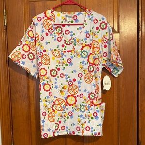 Peppermint Scrubs White Floral/Peace Print Scrub Top